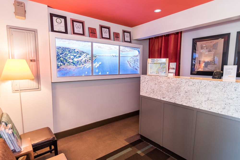 City Loft Hotel - photo 3