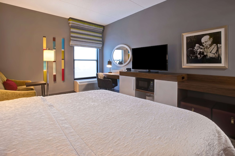 Hampton Inn Olive Branch - photo 10
