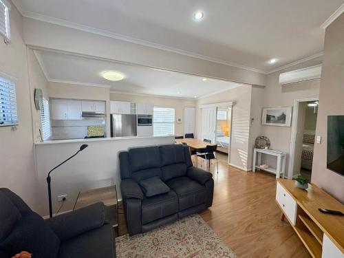 The Beach Quarters — hotel in Broadwater