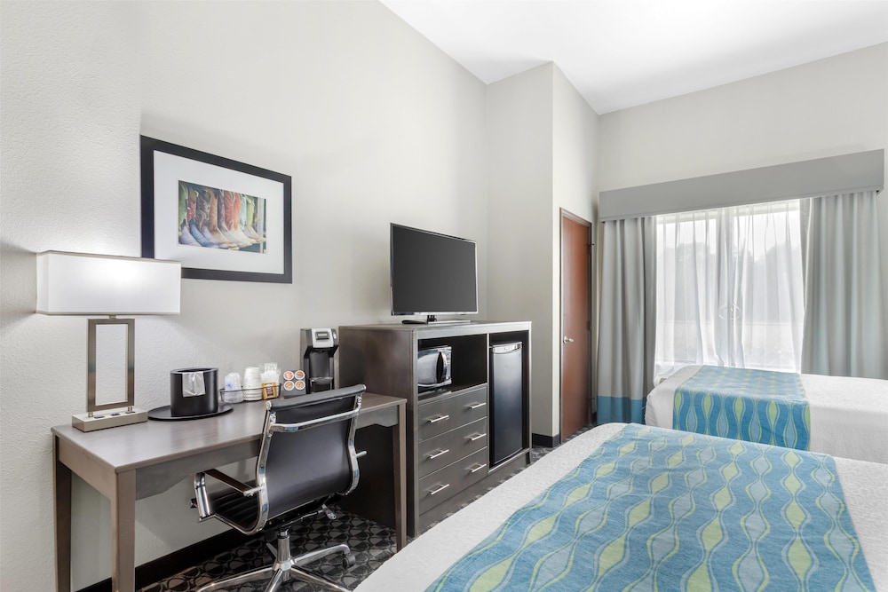 Best Western Plus Waller Hotel - photo 25