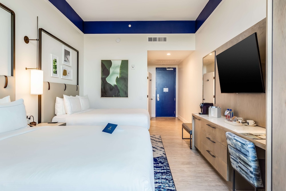 SERENA Hotel Aventura Miami Tapestry Collection by Hilton - photo 24