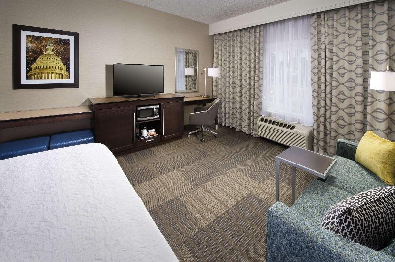Hampton Inn & Suites Falls Church - photo 19