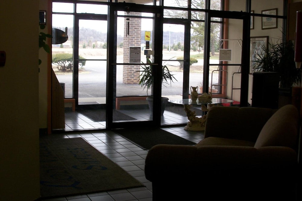Lodi Valley Suites - photo 3
