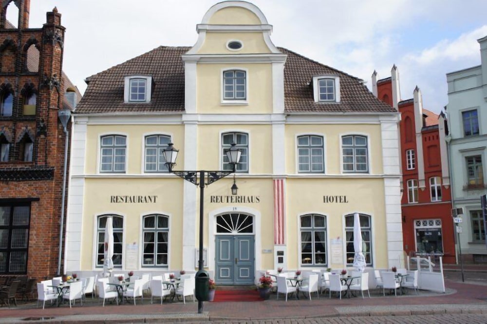 Phoenix Hotel Reuterhaus — Wismar