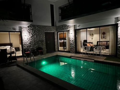 Exquisite 3BR Private Pool Villa: Prime Location — 5-Star Luxury Hotel in Phuket, Thailand