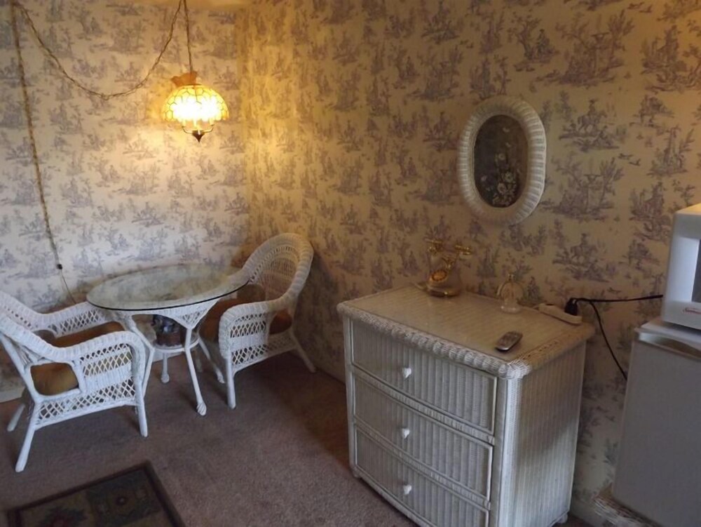 Holiday Motel - photo 16