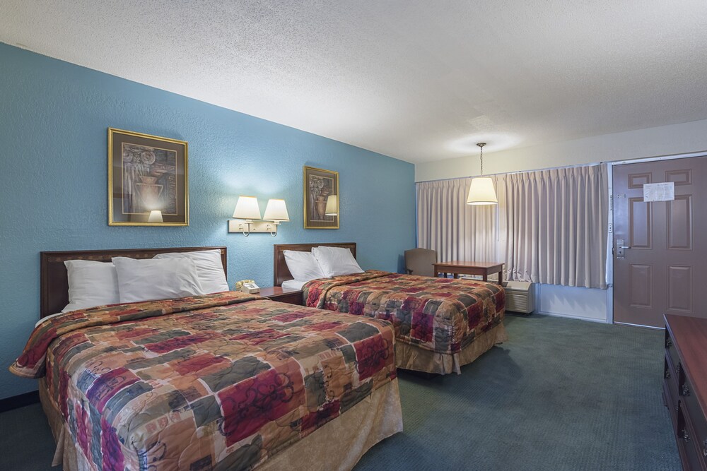 Bear Mount Inn & Suites - photo 6