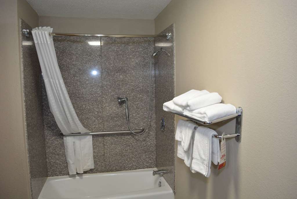 Super 8 by Wyndham Huntersville Charlotte Area - photo 23