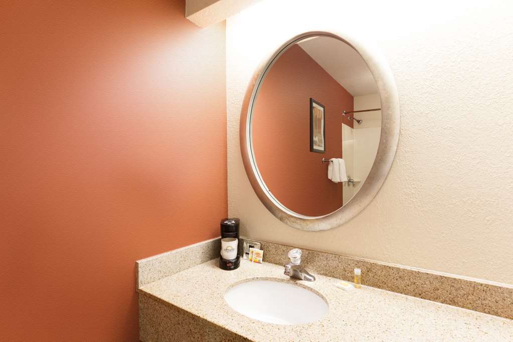 Days Inn by Wyndham Monmouth Junction S Brunswick Princeton - photo 9