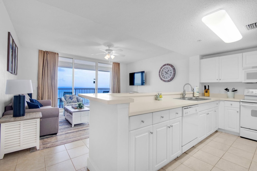 Majestic Beach Towers 1 1907 - photo 6