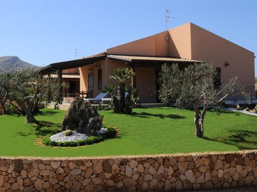 Holiday Home Nicola Santoro — 4-Star Luxury Hotel in Custonaci, Italy