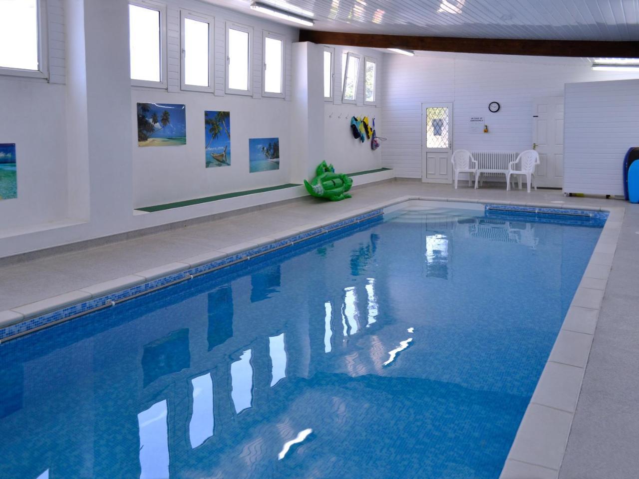 Eglos Derry Farm Cottage E4597 — 4-Star Luxury Hotel in Helston, United Kingdom