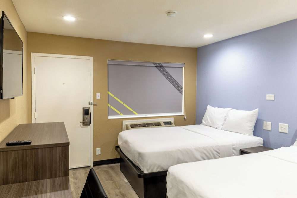 Super 8 by Wyndham Big Spring - photo 11