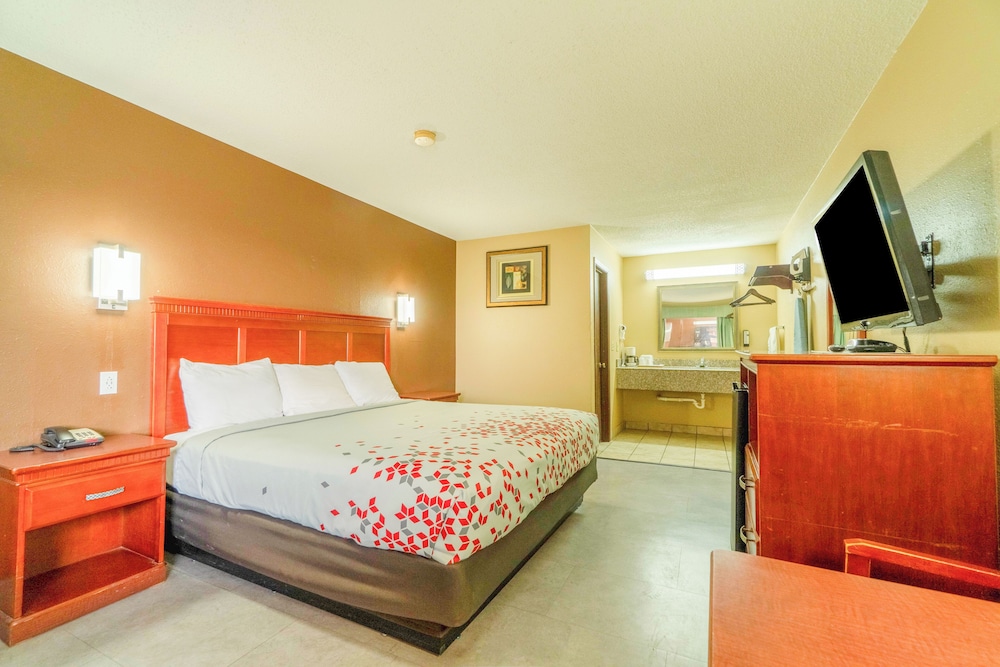 Crown Inn By Oyo Denver Tx - photo 10
