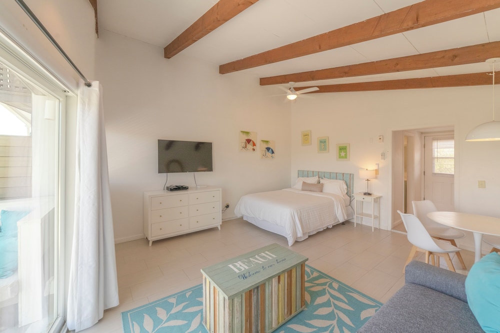 Driftwood Resort - photo 112