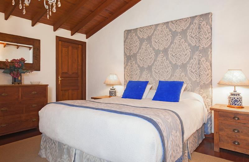 Villa Lily — 4-Star Luxury Hotel in Puerto Del Carmen, Spain
