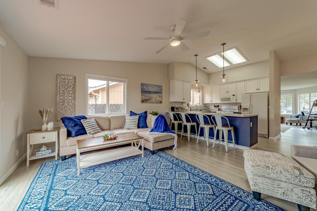 Cozy Home Close To Ocean And Redwoods — 4-Star Luxury Hotel in Mckinleyville, United States