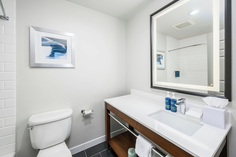 Four Points by Sheraton Bedford Manchester Airport - photo 60