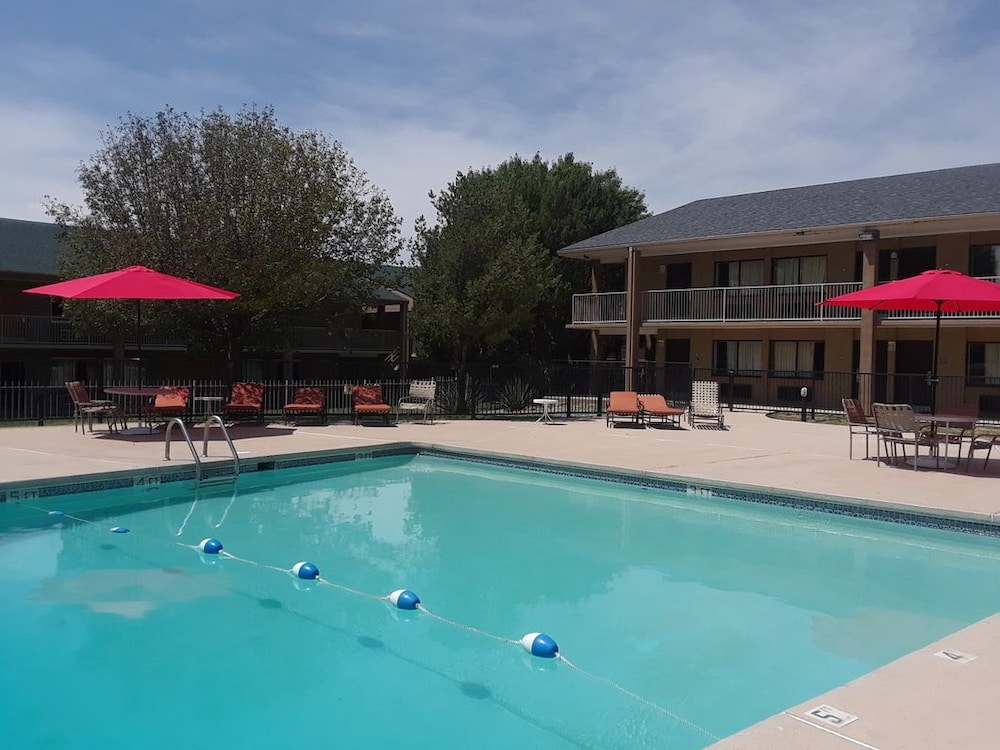 Amerstone Inn & Event Center - photo 9