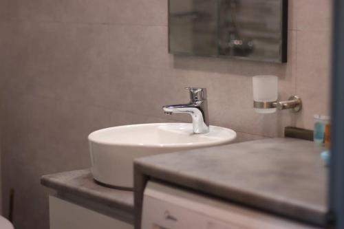 Newly Renovated Stylish 1BR Apartment For 4