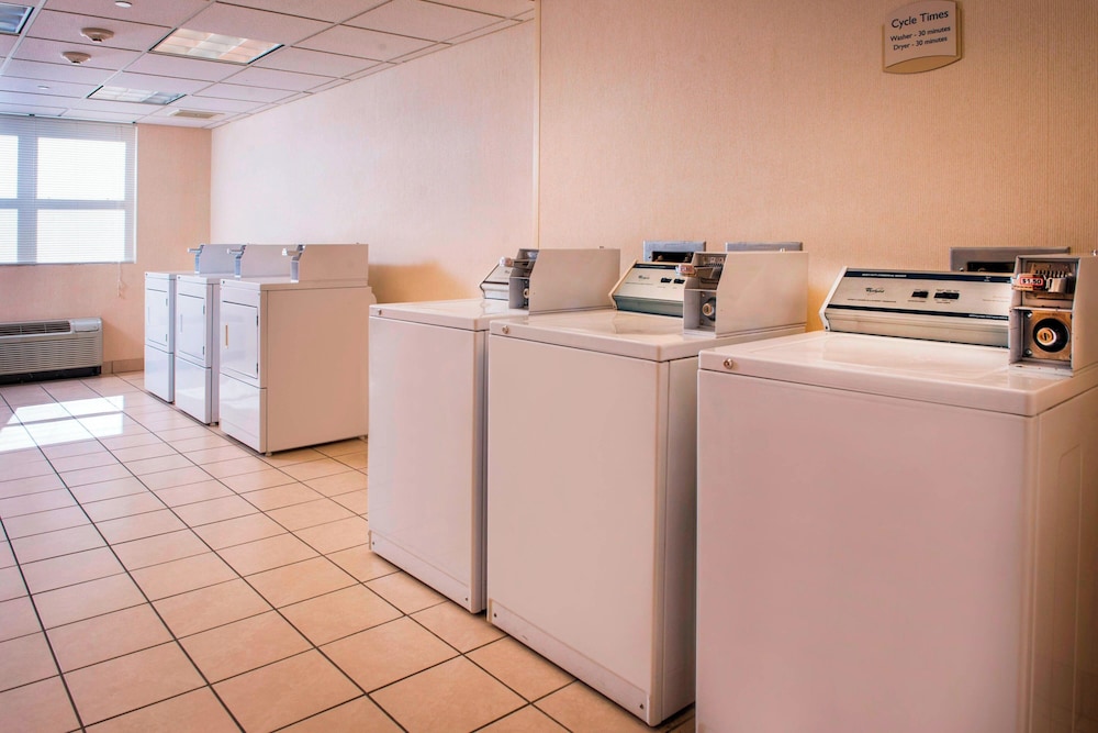 Fairfield Inn & Suites by Marriott Williamsburg - photo 20