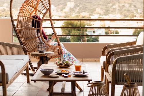 Anemelo luxury apartment with sea view — 4-Star Luxury Hotel in Stalis, Greece