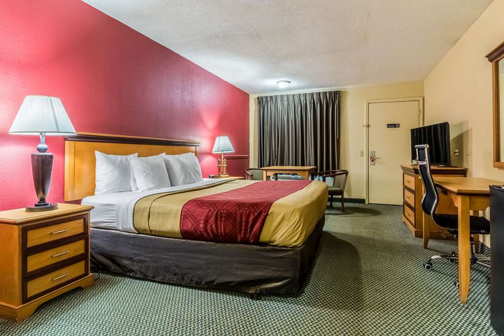 Econo Lodge Whiteville - photo 12