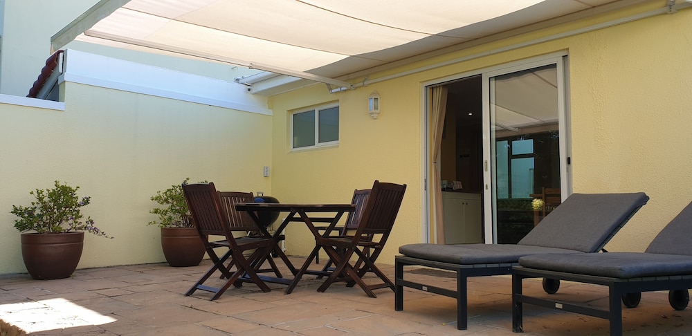 Cosy Chalet With Private Patio in Constantia the Leafy Suburb of Cape Town
