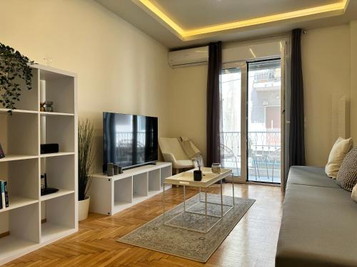 Kypseli Contemporary Comfort for 6 — 4-Star Luxury Hotel in Athens, Greece