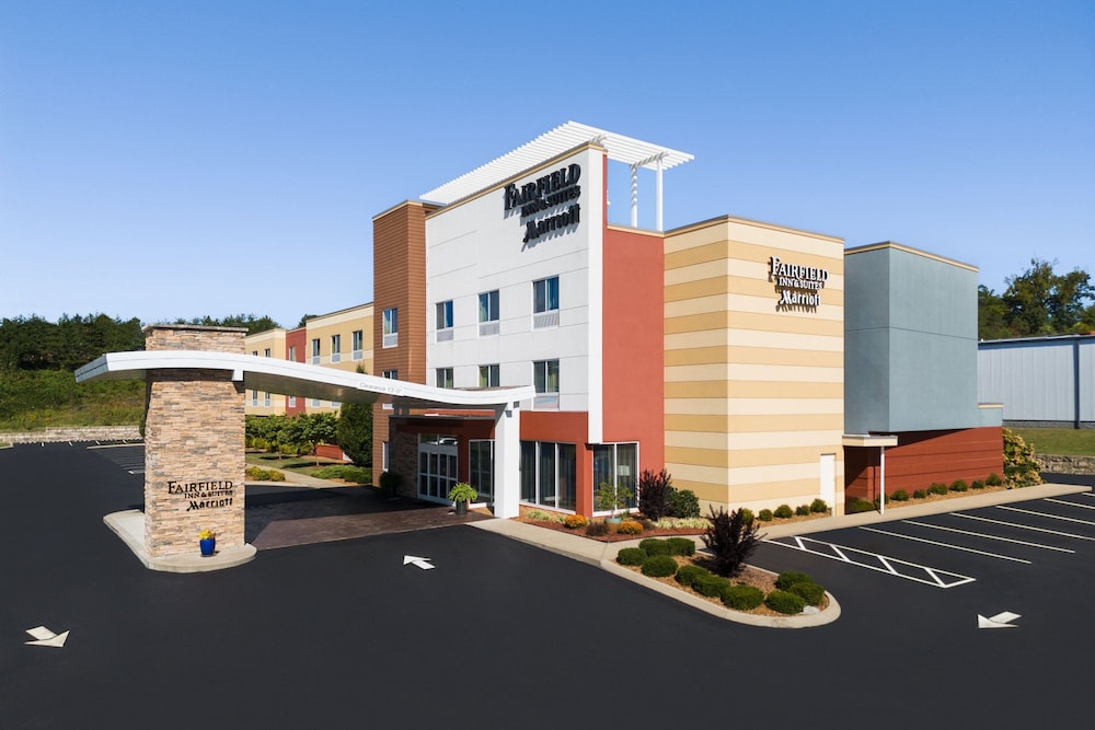 Fairfield Inn & Suites by Marriott London - photo 44