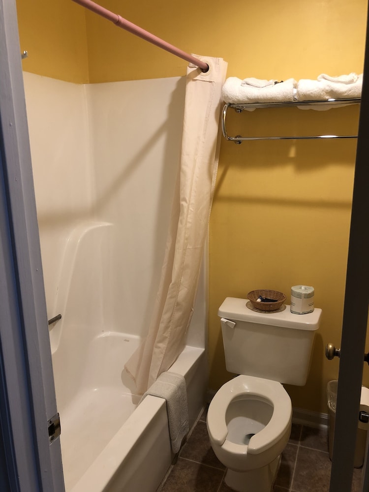 Americas Best Value Inn Jonesville - photo 9
