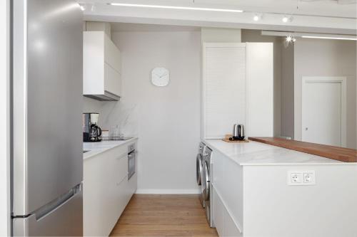 H Suite3b By Smiling Rentals — 4-Star Luxury Hotel in Fuenterrabia, Spain