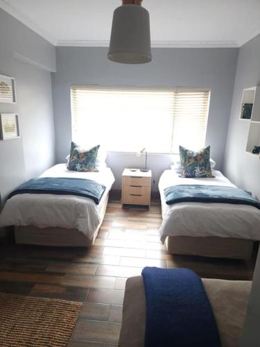 Cape Town Sea Point Beautiful 2 Bedroom Apartment @Tucked Away