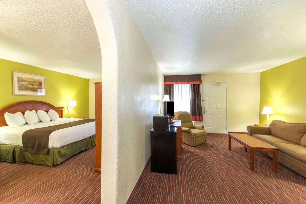 Baymont by Wyndham Louisville East - photo 11