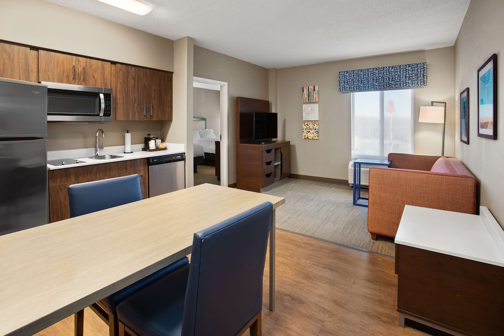 Hampton Inn & Suites Scottsburg - photo 13