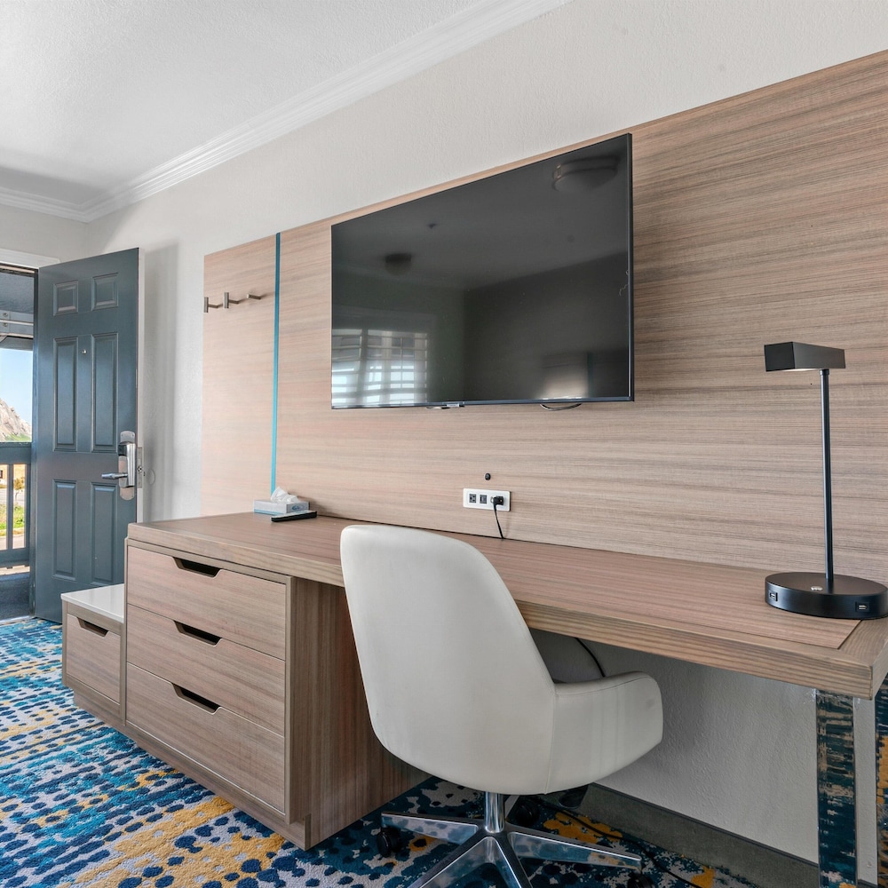 Pacific Shores Inn - photo 28