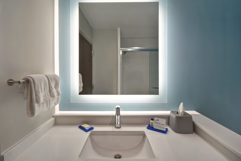 Holiday Inn Express & Suites Galveston Beach by IHG - photo 14