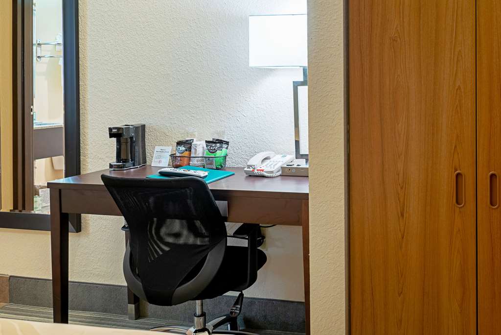 Quality Inn & Suites Robbinsville - photo 9