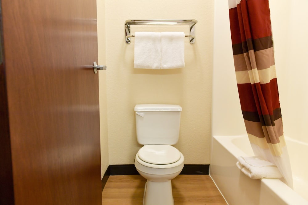 Baymont Inn & Suites by Wyndham Lincoln NE - photo 6