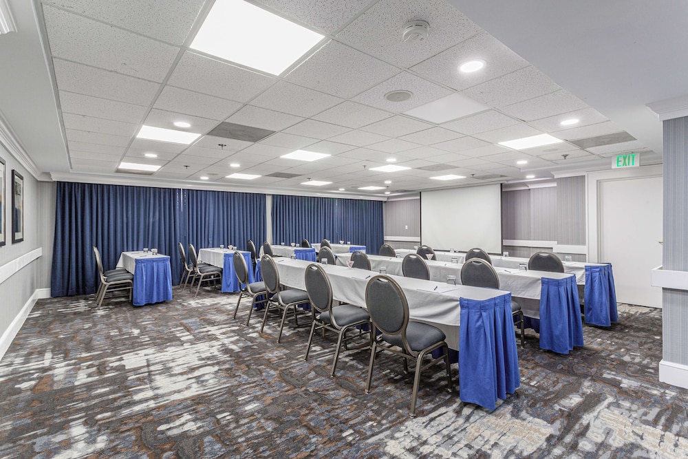 DoubleTree by Hilton Hotel Memphis - photo 58