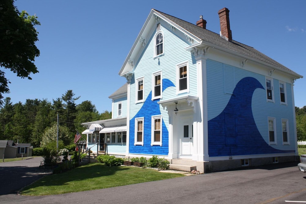 Coast Village Inn & Cottages - photo 47