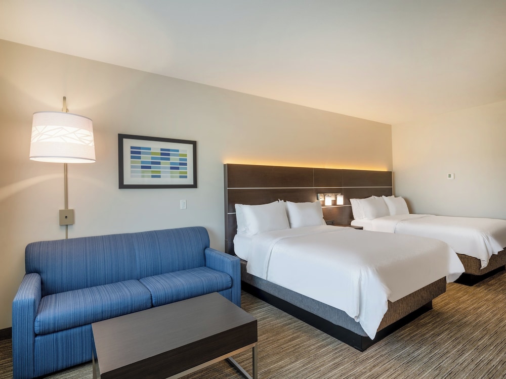 Holiday Inn Express & Suites Watertown by IHG - photo 12