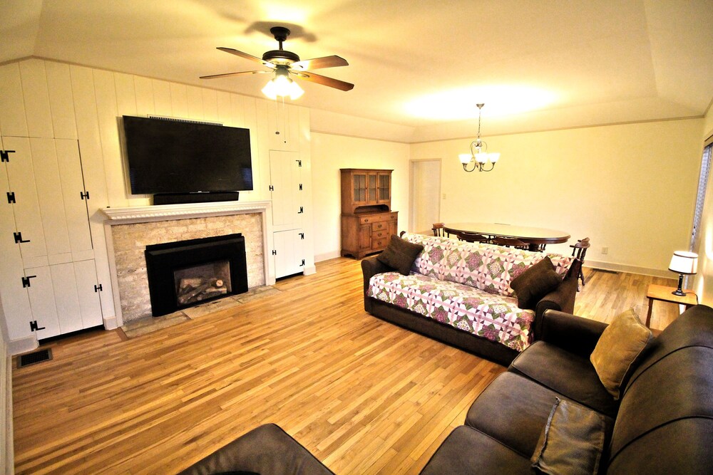 Peach Tree Inn & Suites - photo 37