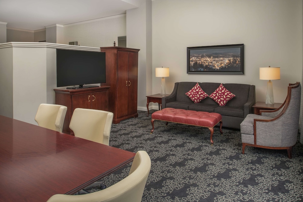 Embassy Suites by Hilton Portland Downtown - photo 21