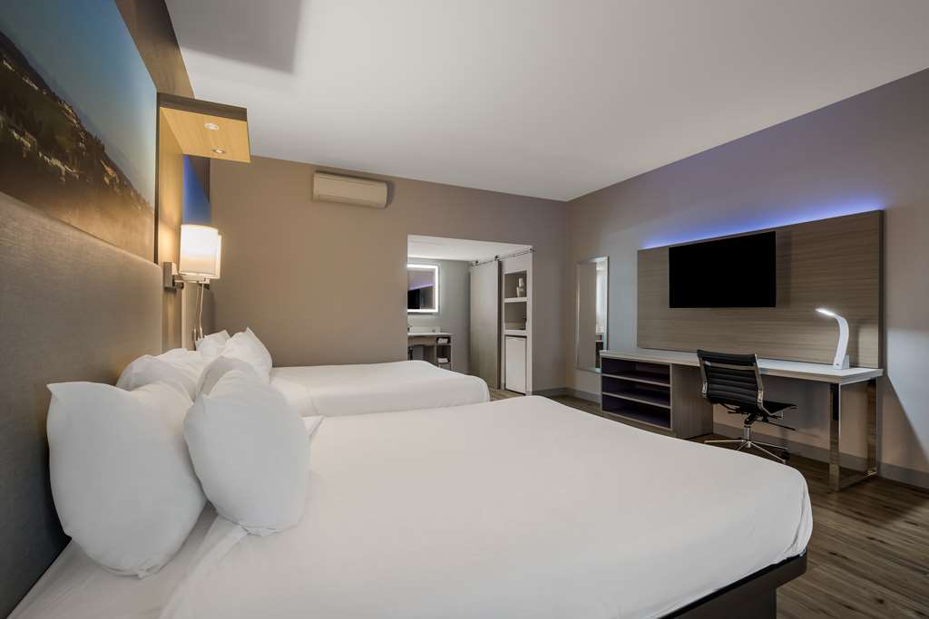Best Western Diamond Bar Hotel & Suites - photo 25