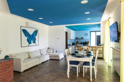 Villa De Alberti — 4-Star Luxury Hotel in Vergiate, Italy