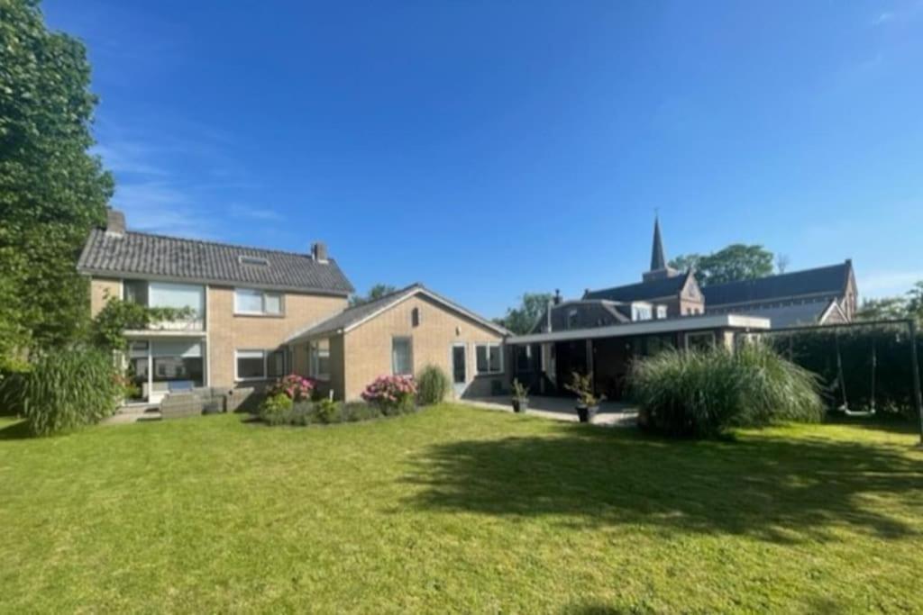 Holidayhome Zonnestraal 9p Amsterdam And the Beach — hotel in Heerhugowaard