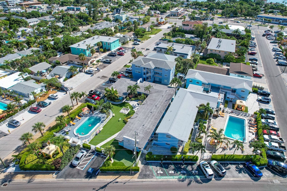 St Pete Beach Suites - photo 90