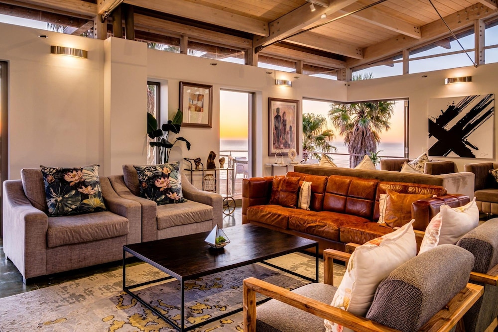 Extraordinary Family Retreat at Lobster Villa — 4-Star Luxury Hotel in Cape Town, South Africa