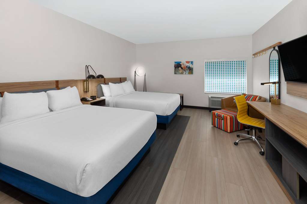 La Quinta Inn & Suites by Wyndham El Paso East Loop 375 - photo 12